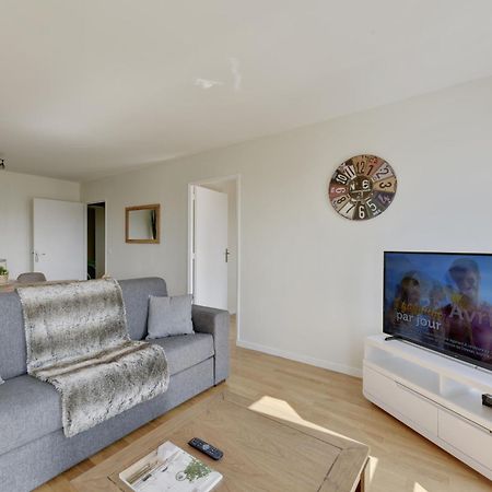 Chic Apartment With Superb View Of The Eiffel Tower Сен-Дени Экстерьер фото