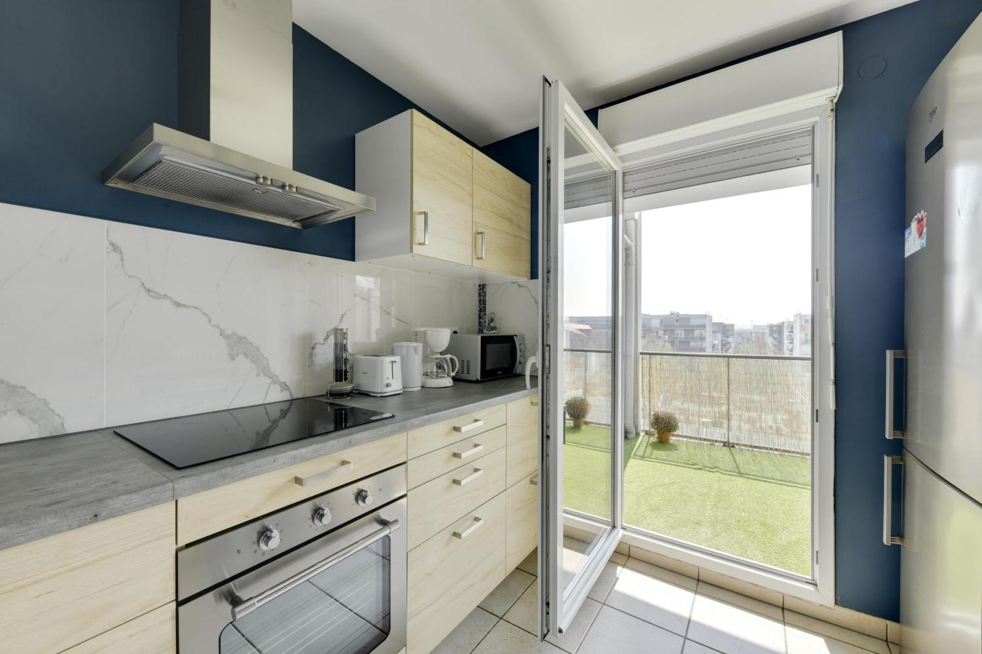 Chic Apartment With Superb View Of The Eiffel Tower Сен-Дени Экстерьер фото